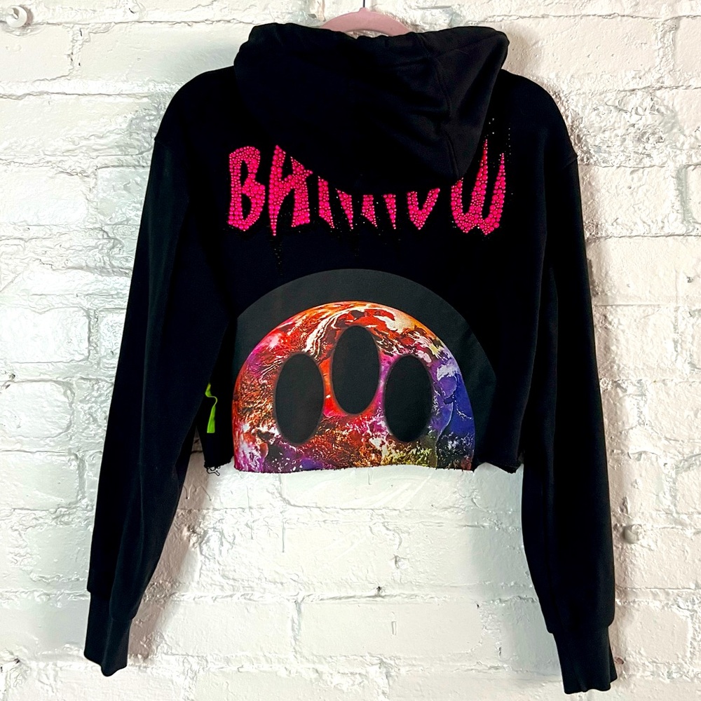 Barrow cropped hoodie with rhinestones.